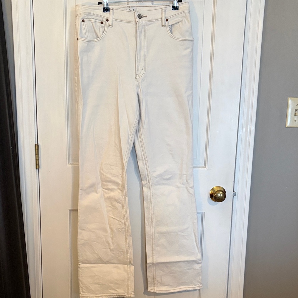 Abercrombie & Fitch Cream Wide Leg Jeans size 30/ 10 the 70s vintage flare